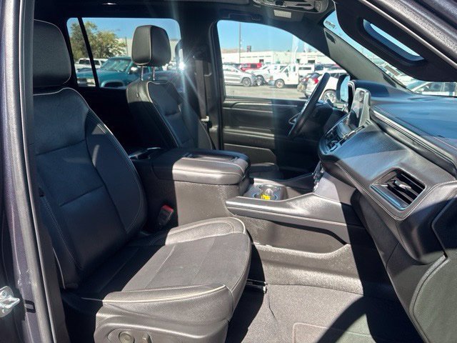 Used 2023 GMC Yukon XL SLT w/ SLT Premium Package AWD/4WD image 36