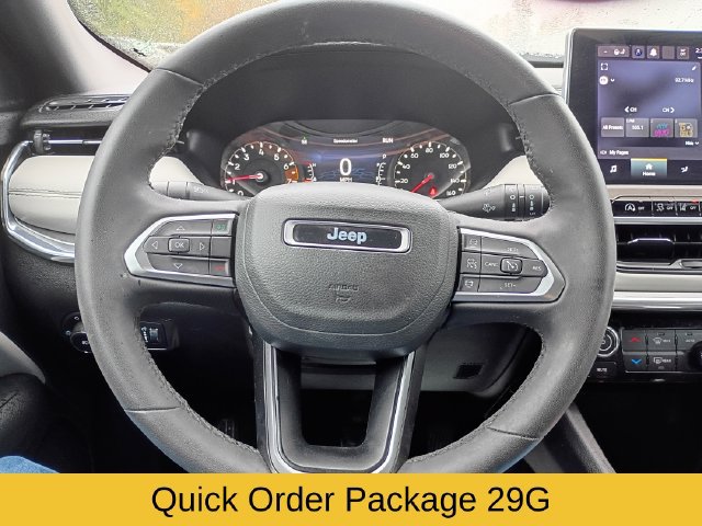 Used 2023 Jeep Compass Limited w/ Sun and Sound Group AWD/4WD image 13