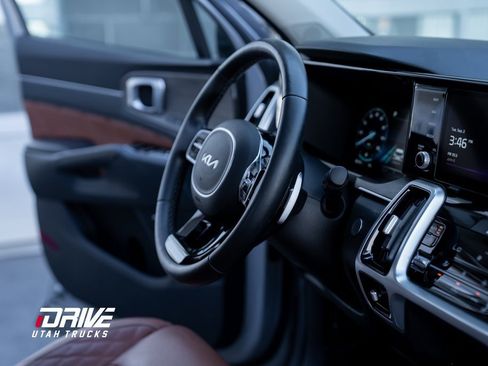 Used 2022 Kia Sorento SX Prestige w/ Rust Color Package image 19