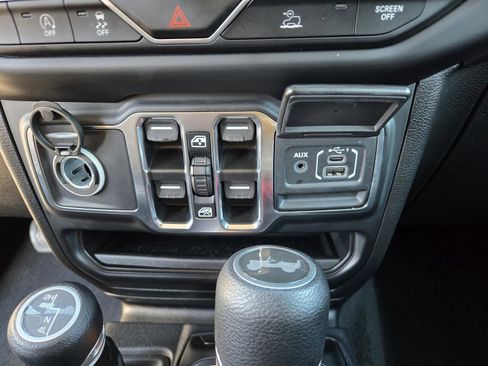 Certified 2021 Jeep Wrangler Unlimited Sport image 14