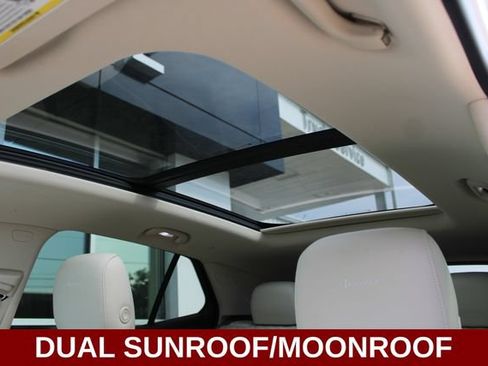 Used 2022 Buick Envision Avenir w/ Technology Package II FWD image 8