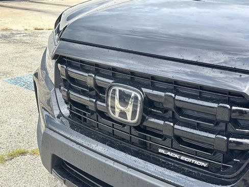 Used 2026 Honda Ridgeline Black Edition image 10