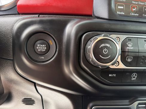 Used 2020 Jeep Wrangler Unlimited Rubicon AWD/4WD image 25