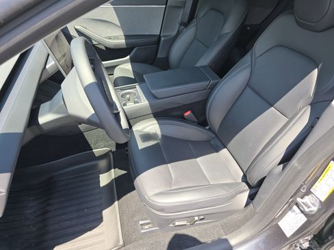 Used 2025 Tesla Model 3 Long Range RWD image 23