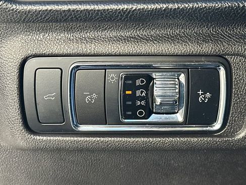 Used 2025 Lincoln Corsair AWD w/ Equipment Group 101A image 22