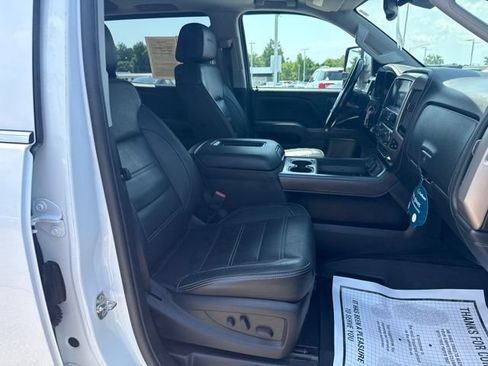 Used 2018 GMC Sierra 2500 Denali w/ Duramax Plus Package AWD/4WD image 9