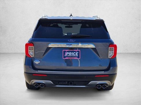 Used 2021 Ford Explorer King Ranch w/ Premium Technology Package image 6