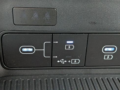 Certified 2025 Hyundai Kona SEL image 23