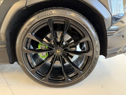 Used 2022 Lamborghini Urus image 71