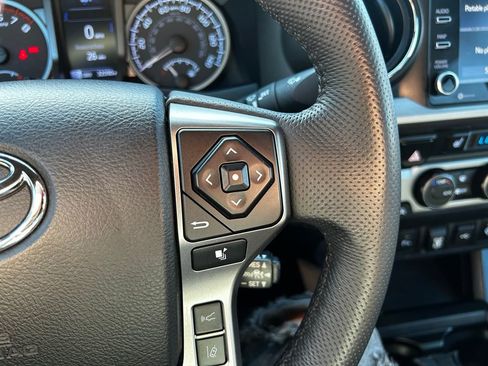 Used 2021 Toyota Tacoma Limited AWD/4WD image 16
