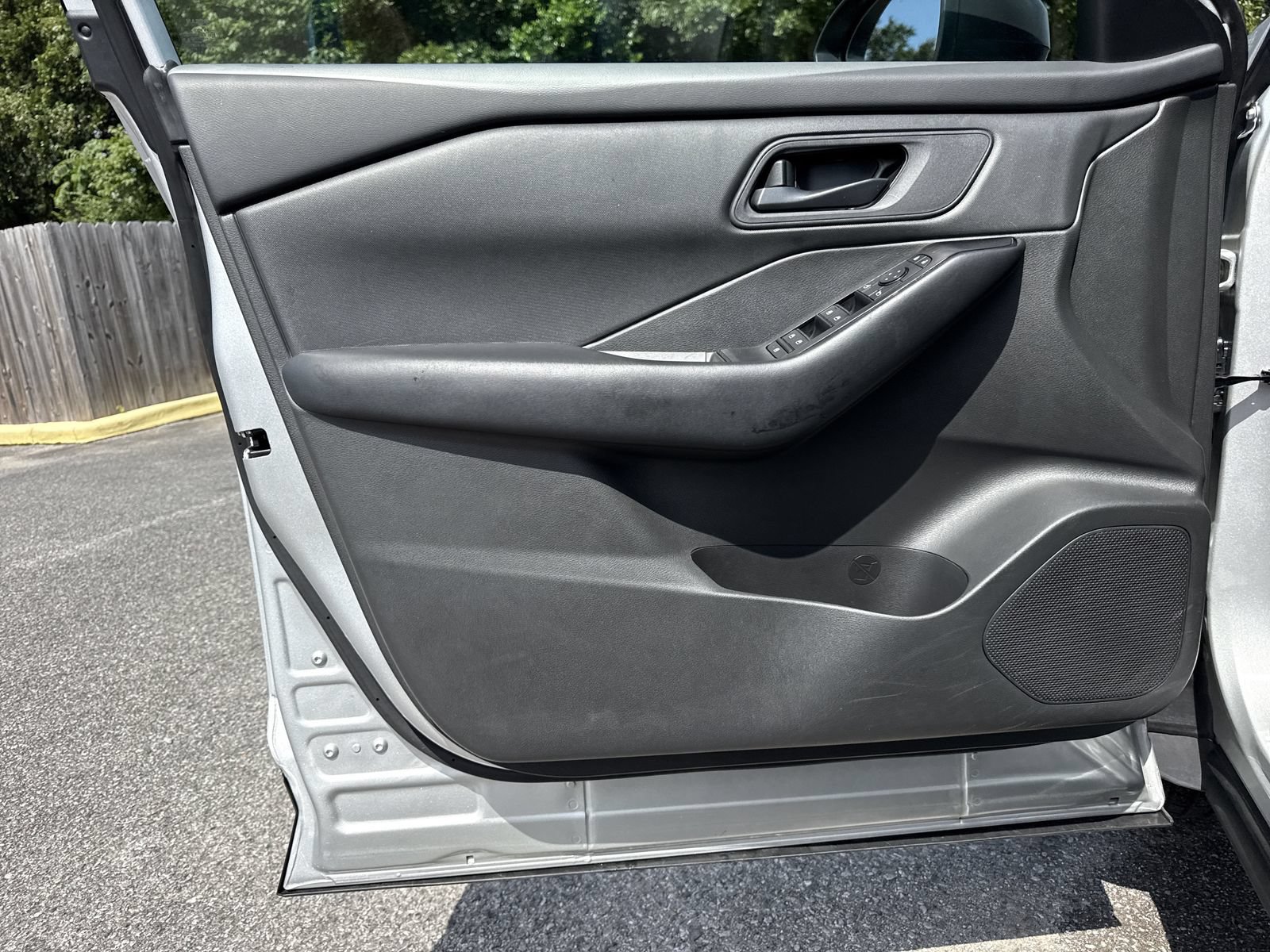 Used 2025 Nissan Rogue S FWD image 13