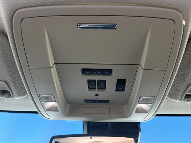 Used 2019 GMC Sierra 2500 Denali w/ Duramax Plus Package AWD/4WD image 26