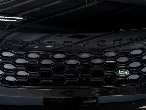 Used 2024 Land Rover Discovery Dynamic SE image 16