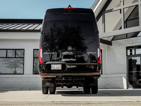 Used 2022 Mercedes-Benz Sprinter 3500 image 8