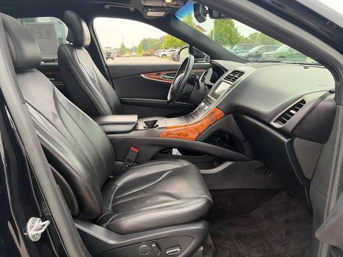 Used 2017 Lincoln MKX Reserve AWD/4WD image 11