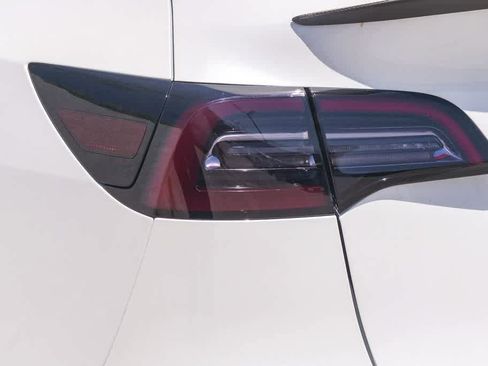 Used 2022 Tesla Model Y Performance AWD/4WD image 10