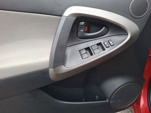 Used 2010 Toyota RAV4 image 12