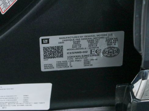 Used 2021 GMC Acadia Denali w/ GMC Pro Grade Package AWD/4WD image 37