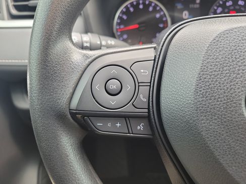 Used 2020 Toyota RAV4 XLE w/ Convenience Package FWD image 27
