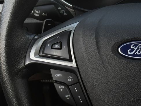 Used 2019 Ford Fusion SE image 15