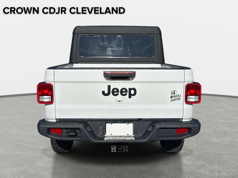 Used 2023 Jeep Gladiator Sport AWD/4WD image 5