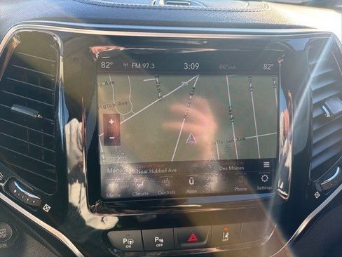 Used 2020 Jeep Cherokee Limited w/ Technology Group image 27