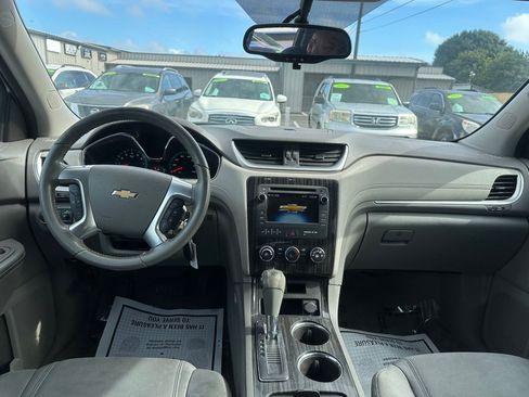 Used 2014 Chevrolet Traverse LT FWD image 9