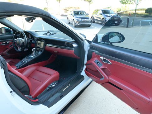 Used 2015 Porsche 911 Turbo S image 36