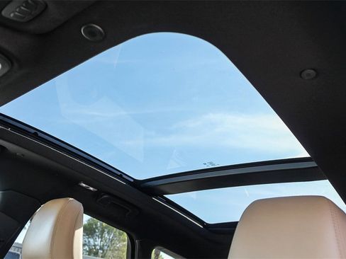 Used 2022 Lincoln Corsair Reserve w/ Equipment Group 201A image 31