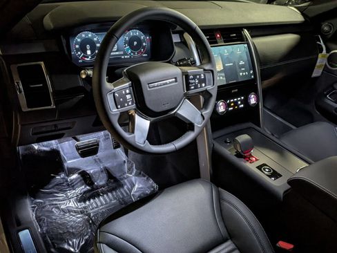 New 2026 Land Rover Discovery Dynamic SE AWD/4WD image 16