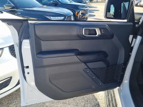 Used 2025 Ford Bronco Outer Banks AWD/4WD image 23