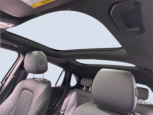 Used 2025 Mercedes-Benz GLA 250 4MATIC image 28