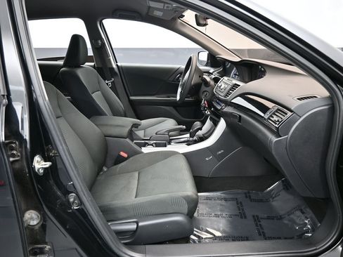 Used 2016 Honda Accord LX image 40