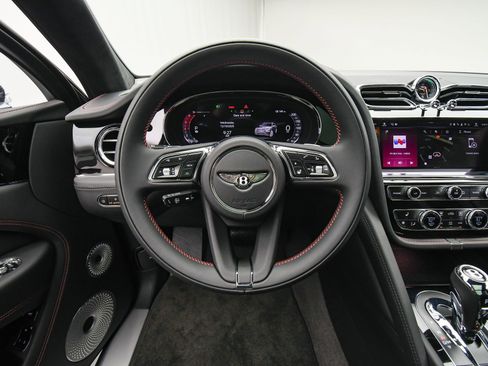 New 2025 Bentley Bentayga AWD/4WD image 15