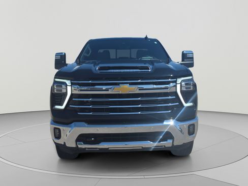 Used 2024 Chevrolet Silverado 2500 LTZ w/ LTZ Convenience Package AWD/4WD image 8