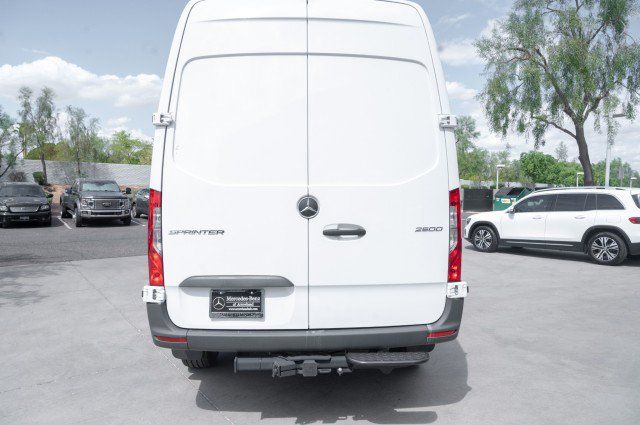 Used 2025 Mercedes-Benz Sprinter 2500 image 5