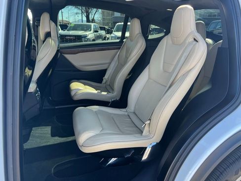 Used 2016 Tesla Model X 75D image 22