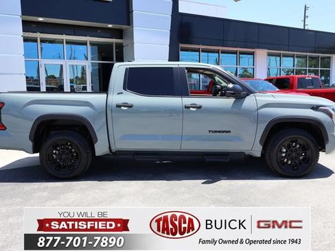 Used 2024 Toyota Tundra SR5 w/ SR5 Convenience Package AWD/4WD image 9