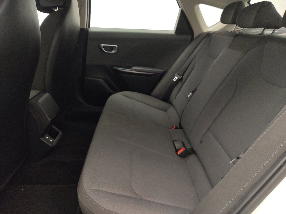 Used 2025 Kia K4 FWD image 18