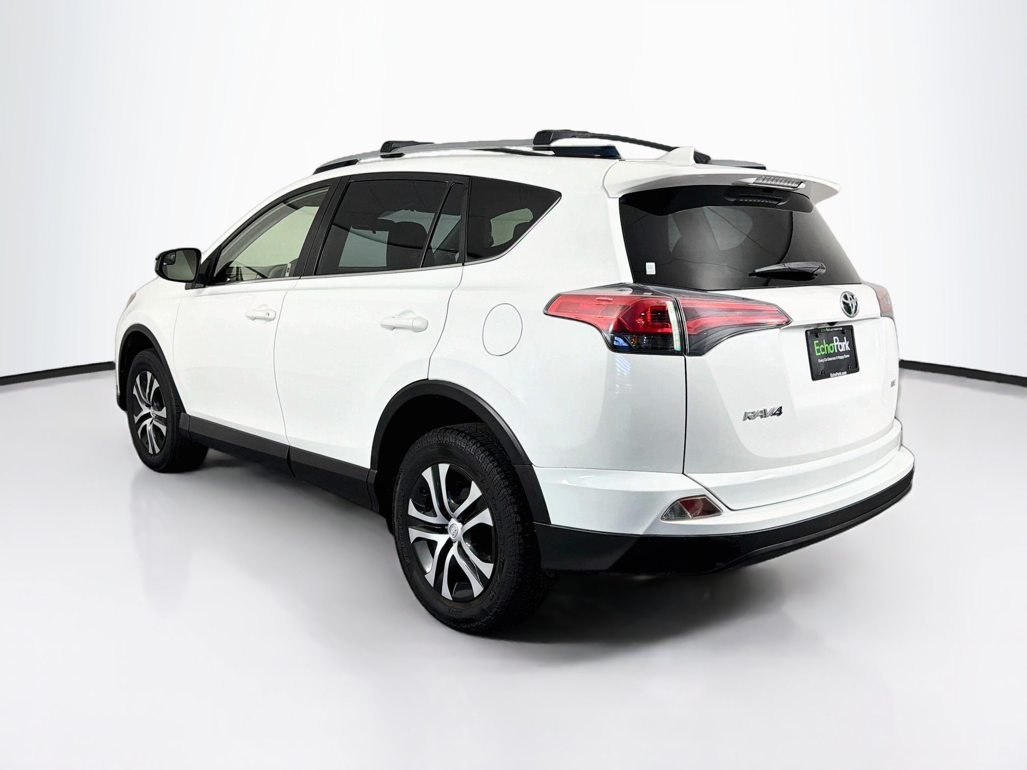 Used 2018 Toyota RAV4 LE w/ All Weather Liner Package FWD image 5