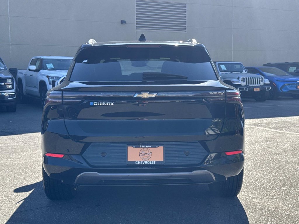 Used 2024 Chevrolet Equinox EV LT FWD image 3