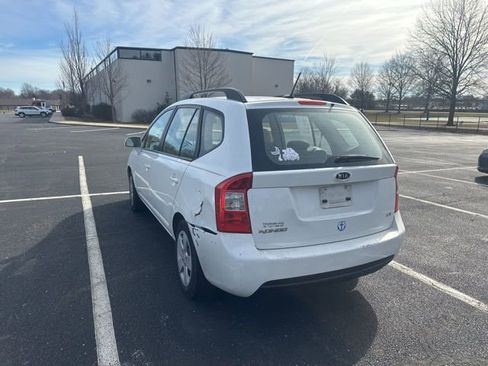 Used 2009 Kia Rondo LX image 7