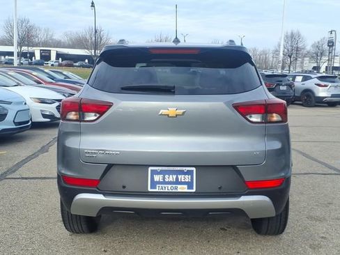 Used 2023 Chevrolet TrailBlazer LT w/ Convenience Package AWD/4WD image 6