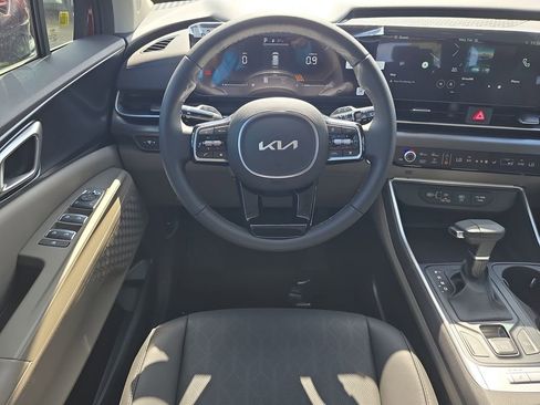 New 2026 Kia Carnival FWD image 13