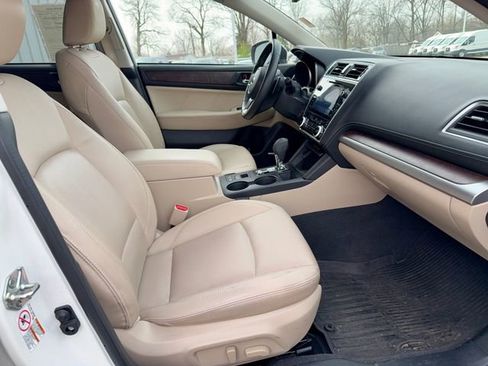 Used 2019 Subaru Outback 2.5i Limited w/ Popular Package #2 image 8