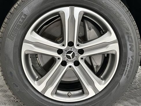 Used 2019 Mercedes-Benz GLC 300 4MATIC image 10