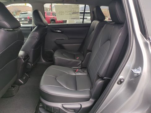 New 2026 Toyota Highlander XLE image 20