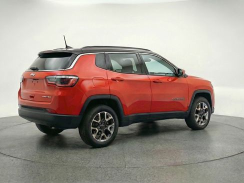 Used 2025 Jeep Compass Trailhawk AWD/4WD image 9
