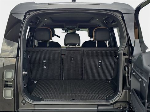 New 2026 Land Rover Defender 110 V8 image 12