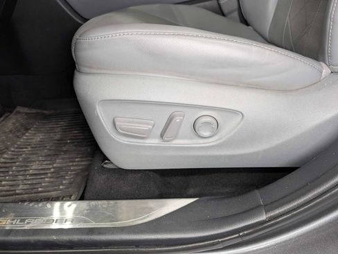 Used 2021 Toyota Highlander Platinum image 42